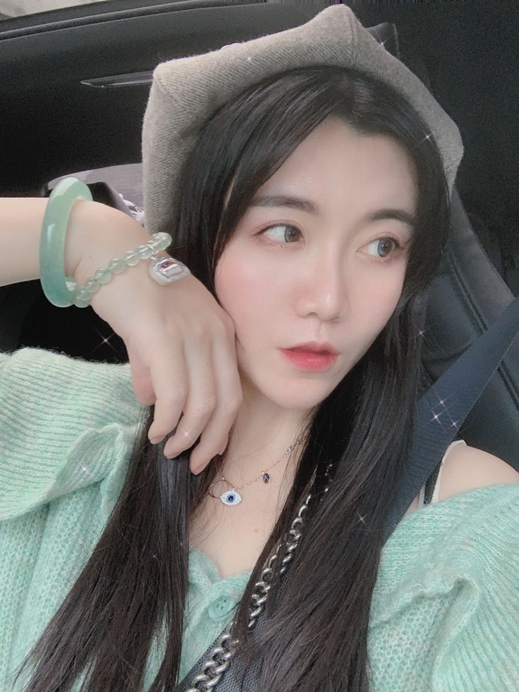 BEST TIPS How to Styling and Fashion with Your Jade Bangles