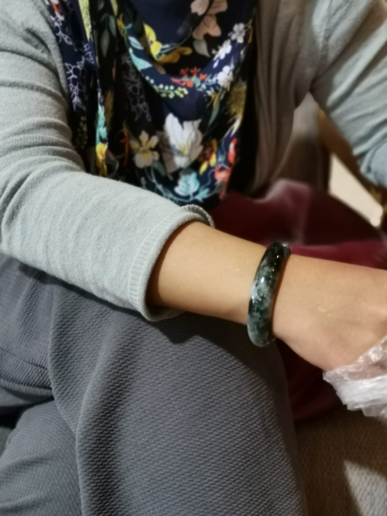 BEST TIPS How to Styling and Fashion with Your Jade Bangles